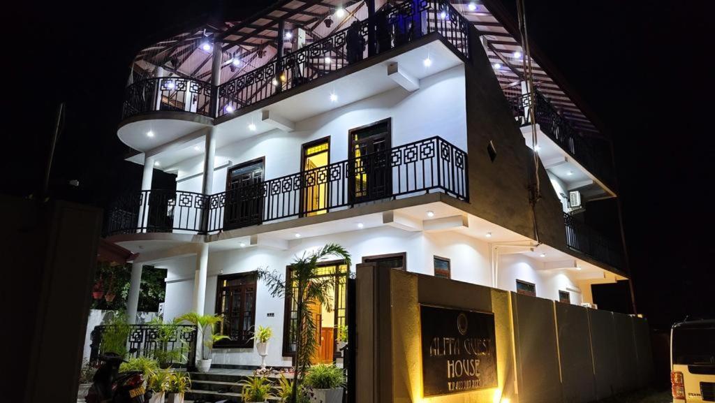 Alffa Guest Inn Тринкомалі Номер фото